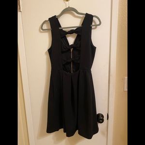 Guess Los Angeles Short Black Bow Tie Back Dress - Size 10